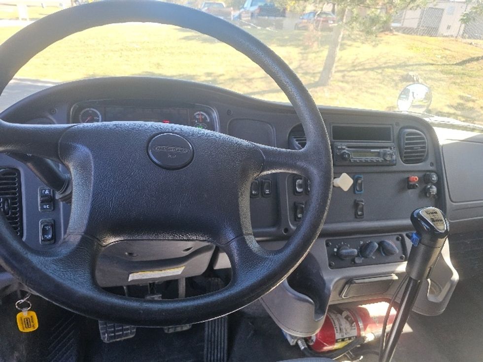 Flatbed Truck-Light and Medium Duty Trucks-Freightliner-2014-M2-Kansas City-MO-288,362\n\t\tmiles-$ 35,250 - Image 13