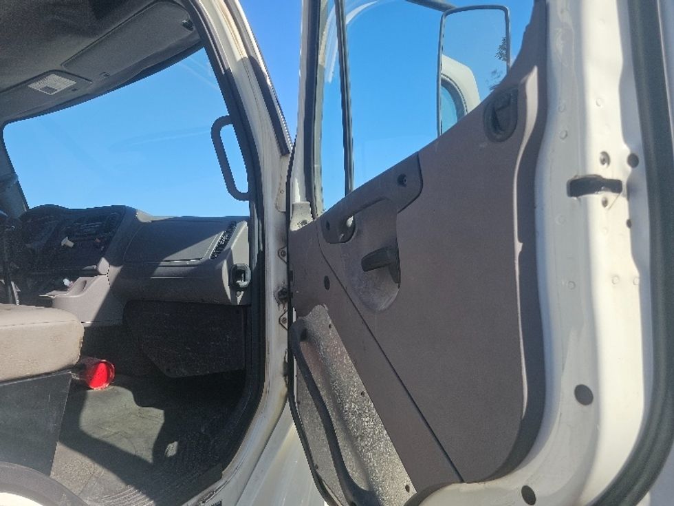 Flatbed Truck-Light and Medium Duty Trucks-Freightliner-2014-M2-Kansas City-MO-288,362\n\t\tmiles-$ 35,250 - Image 15