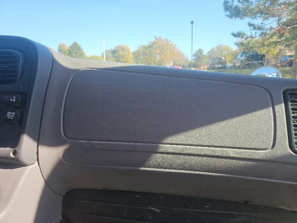 Flatbed Truck-Light and Medium Duty Trucks-Freightliner-2014-M2-Kansas City-MO-288,362\n\t\tmiles-$ 35,250 - Image 16