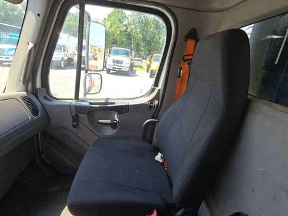 Flatbed Truck-Light and Medium Duty Trucks-Freightliner-2014-M2-Lafayette-LA-173,773\n\t\tmiles-$ 46,000 - Image 11