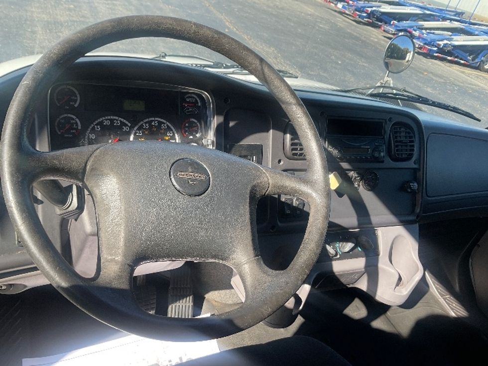 Flatbed Truck-Light and Medium Duty Trucks-Freightliner-2014-M2-Memphis-TN-213,170\n\t\tmiles-$ 44,500 - Image 15