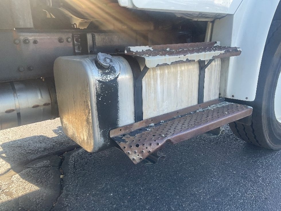 Flatbed Truck-Light and Medium Duty Trucks-Freightliner-2014-M2-Memphis-TN-213,170\n\t\tmiles-$ 44,500 - Image 24