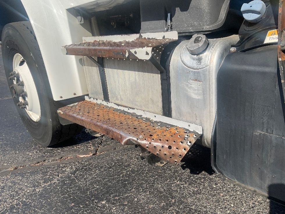 Flatbed Truck-Light and Medium Duty Trucks-Freightliner-2014-M2-Memphis-TN-213,170\n\t\tmiles-$ 44,500 - Image 25