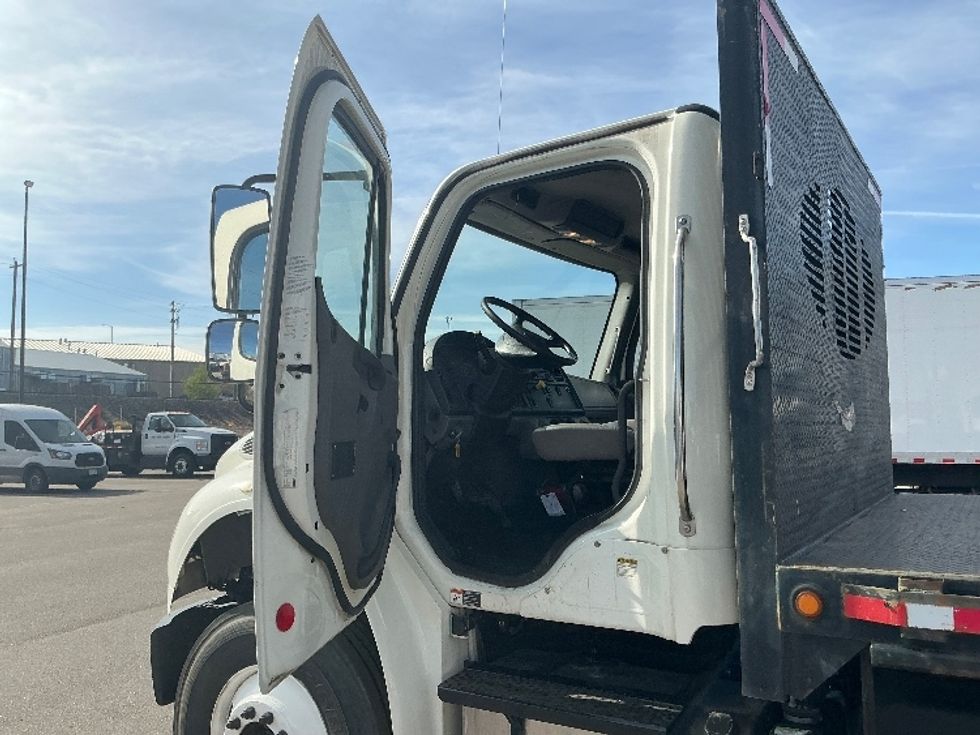 Flatbed Truck-Light and Medium Duty Trucks-Freightliner-2015-M2-Aurora-CO-96,421\n\t\tmiles-$ 45,250 - Image 12