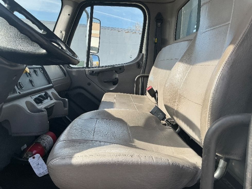 Flatbed Truck-Light and Medium Duty Trucks-Freightliner-2015-M2-Aurora-CO-96,421\n\t\tmiles-$ 45,250 - Image 15