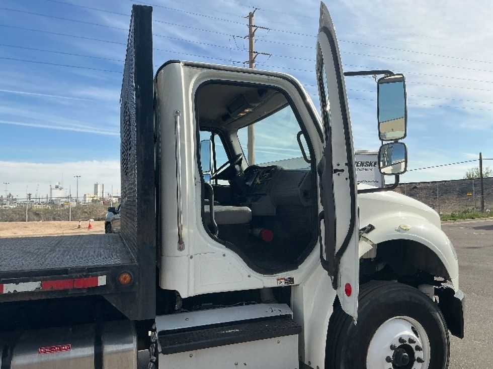 Flatbed Truck-Light and Medium Duty Trucks-Freightliner-2015-M2-Aurora-CO-96,421\n\t\tmiles-$ 45,250 - Image 16