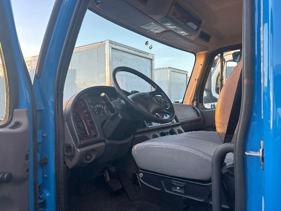 Flatbed Truck-Light and Medium Duty Trucks-Freightliner-2015-M2-Clackamas-OR-113,852\n\t\tmiles-$ 49,250 - Image 17