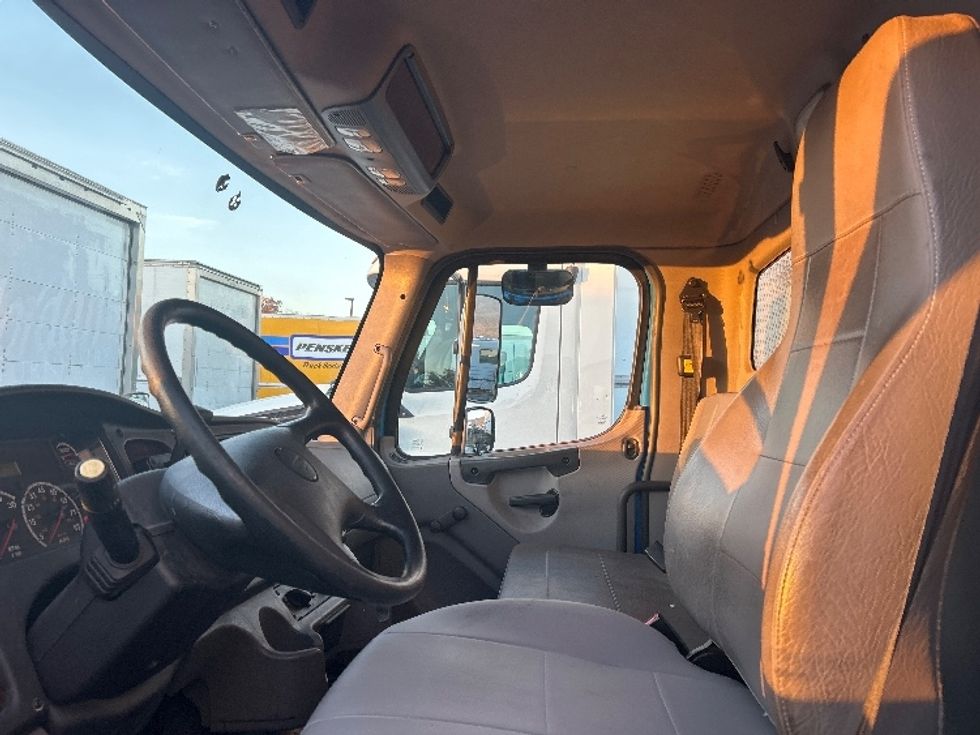 Flatbed Truck-Light and Medium Duty Trucks-Freightliner-2015-M2-Clackamas-OR-113,852\n\t\tmiles-$ 49,250 - Image 19