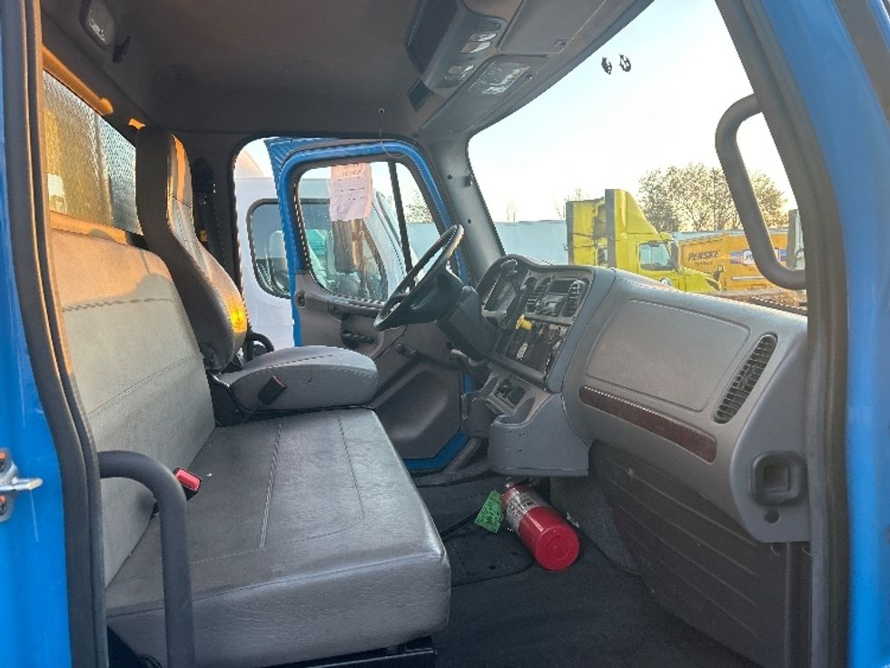 Flatbed Truck-Light and Medium Duty Trucks-Freightliner-2015-M2-Clackamas-OR-113,852\n\t\tmiles-$ 49,250 - Image 22