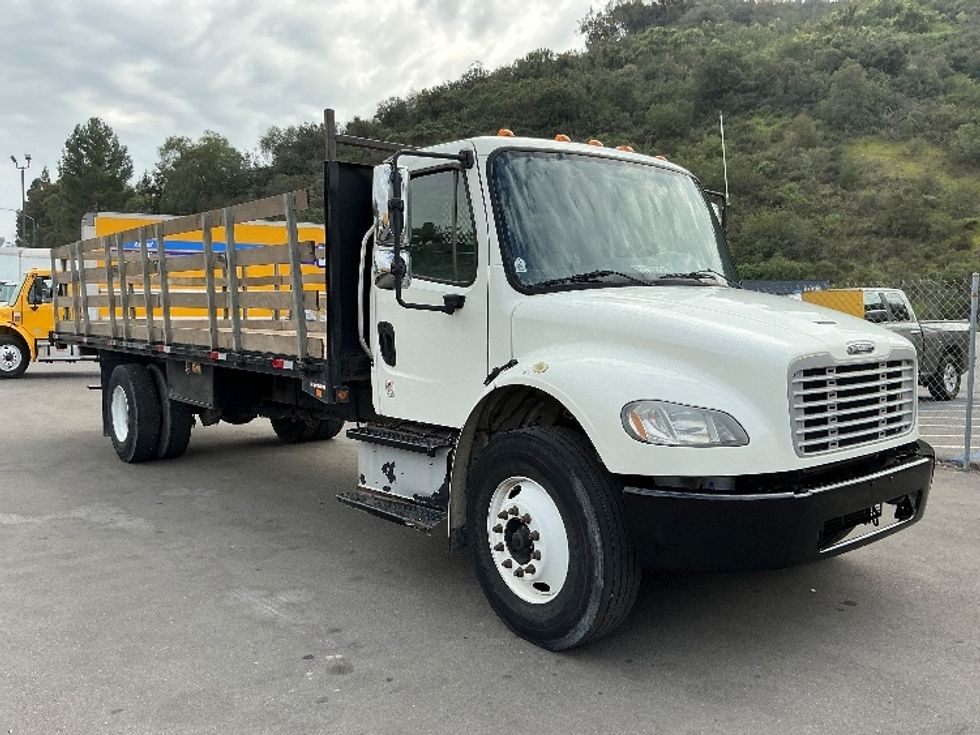 Flatbed Truck-Light and Medium Duty Trucks-Freightliner-2015-M2-Fontana-CA-198,229\n\t\tmiles-$ 32,000 - Image 1