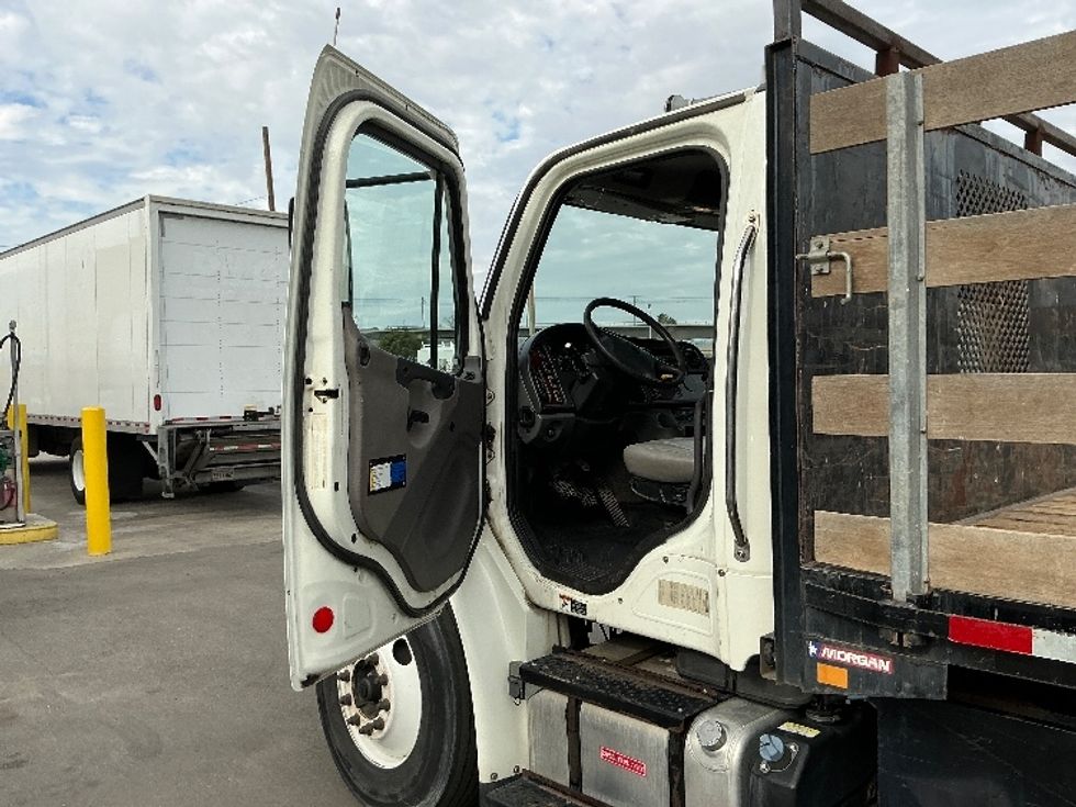 Flatbed Truck-Light and Medium Duty Trucks-Freightliner-2015-M2-Fontana-CA-198,229\n\t\tmiles-$ 32,000 - Image 16