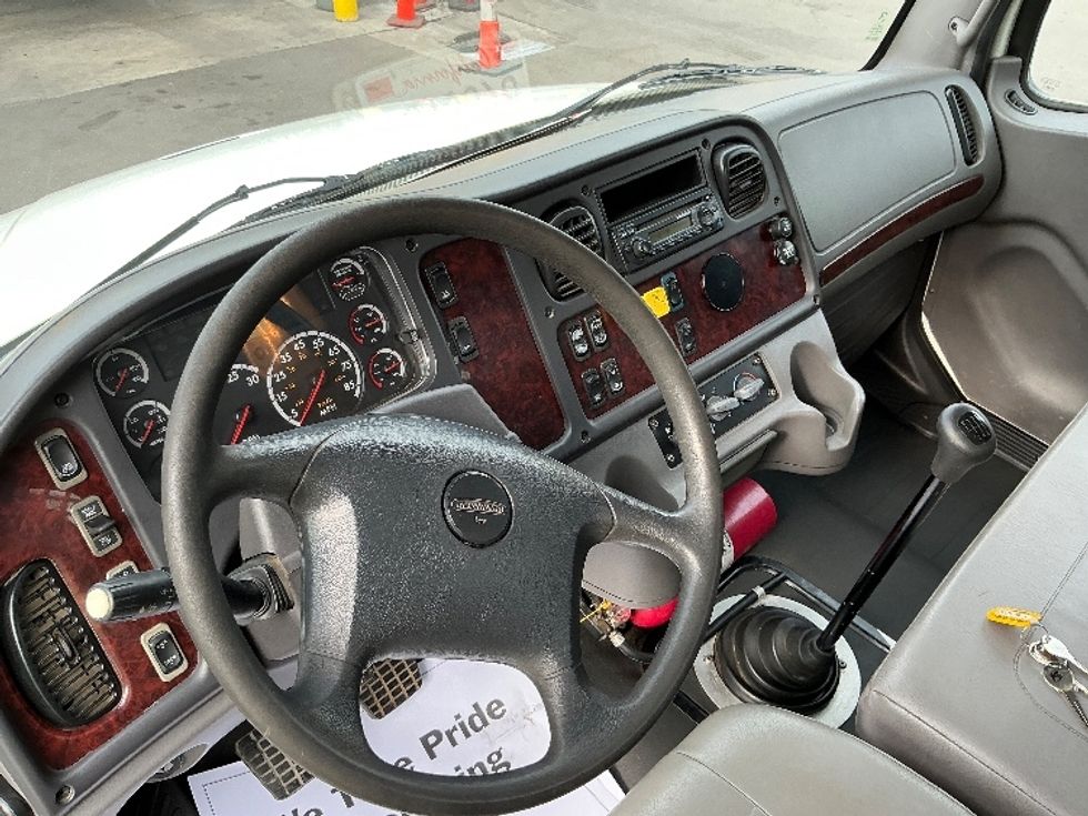 Flatbed Truck-Light and Medium Duty Trucks-Freightliner-2015-M2-Fontana-CA-198,229\n\t\tmiles-$ 32,000 - Image 17