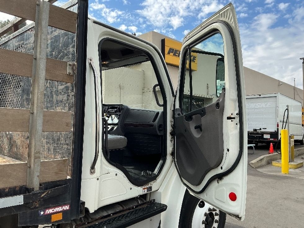 Flatbed Truck-Light and Medium Duty Trucks-Freightliner-2015-M2-Fontana-CA-198,229\n\t\tmiles-$ 32,000 - Image 20