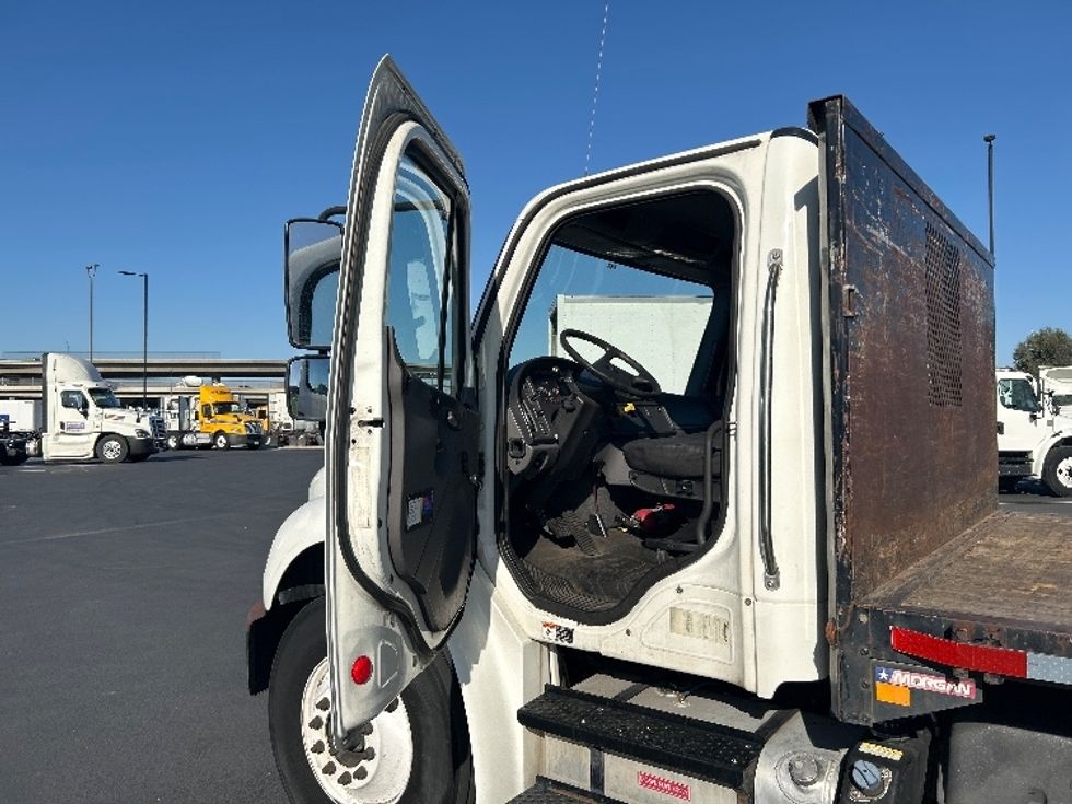 Flatbed Truck-Light and Medium Duty Trucks-Freightliner-2015-M2-Fontana-CA-314,399\n\t\tmiles-$ 24,750 - Image 16