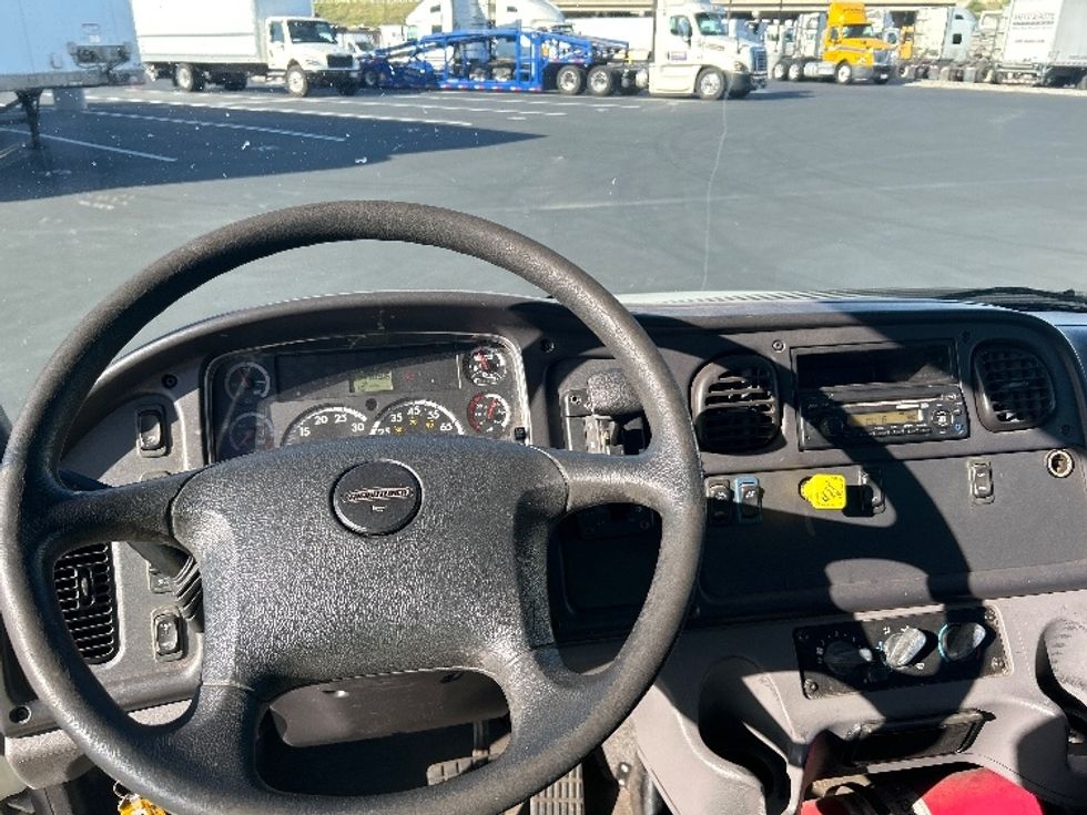 Flatbed Truck-Light and Medium Duty Trucks-Freightliner-2015-M2-Fontana-CA-314,399\n\t\tmiles-$ 24,750 - Image 18