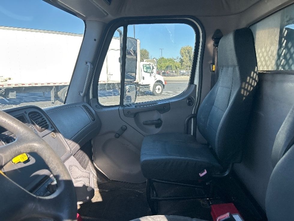 Flatbed Truck-Light and Medium Duty Trucks-Freightliner-2015-M2-Fontana-CA-314,399\n\t\tmiles-$ 24,750 - Image 19