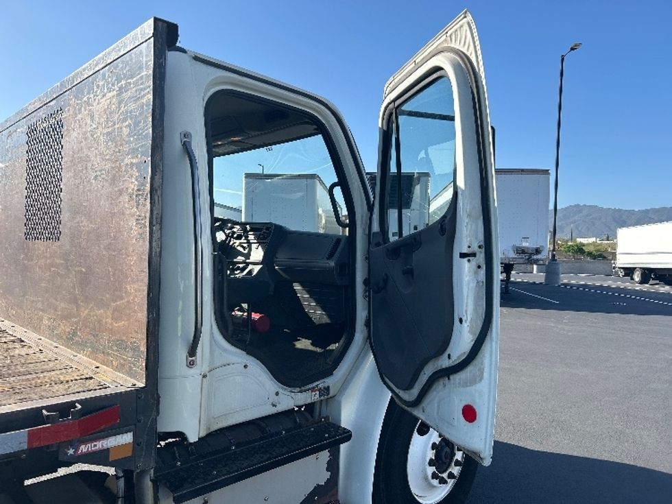 Flatbed Truck-Light and Medium Duty Trucks-Freightliner-2015-M2-Fontana-CA-314,399\n\t\tmiles-$ 24,750 - Image 20