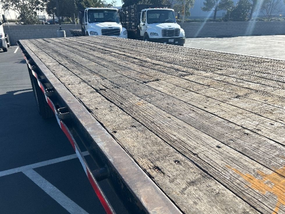 Flatbed Truck-Light and Medium Duty Trucks-Freightliner-2015-M2-Fontana-CA-314,399\n\t\tmiles-$ 24,750 - Image 26