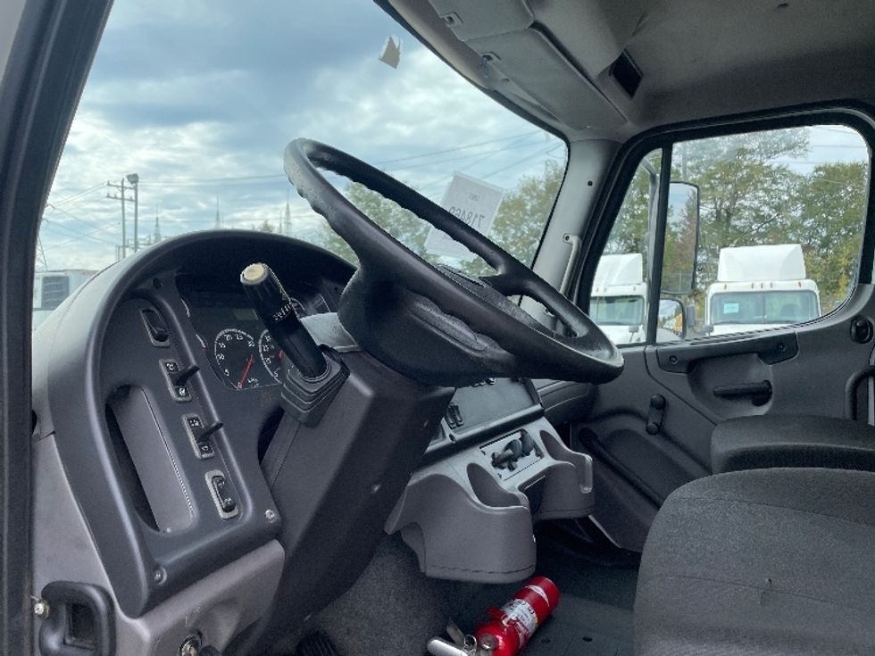 Flatbed Truck-Light and Medium Duty Trucks-Freightliner-2015-M2-Greenville-SC-207,833\n\t\tmiles-$ 47,500 - Image 17