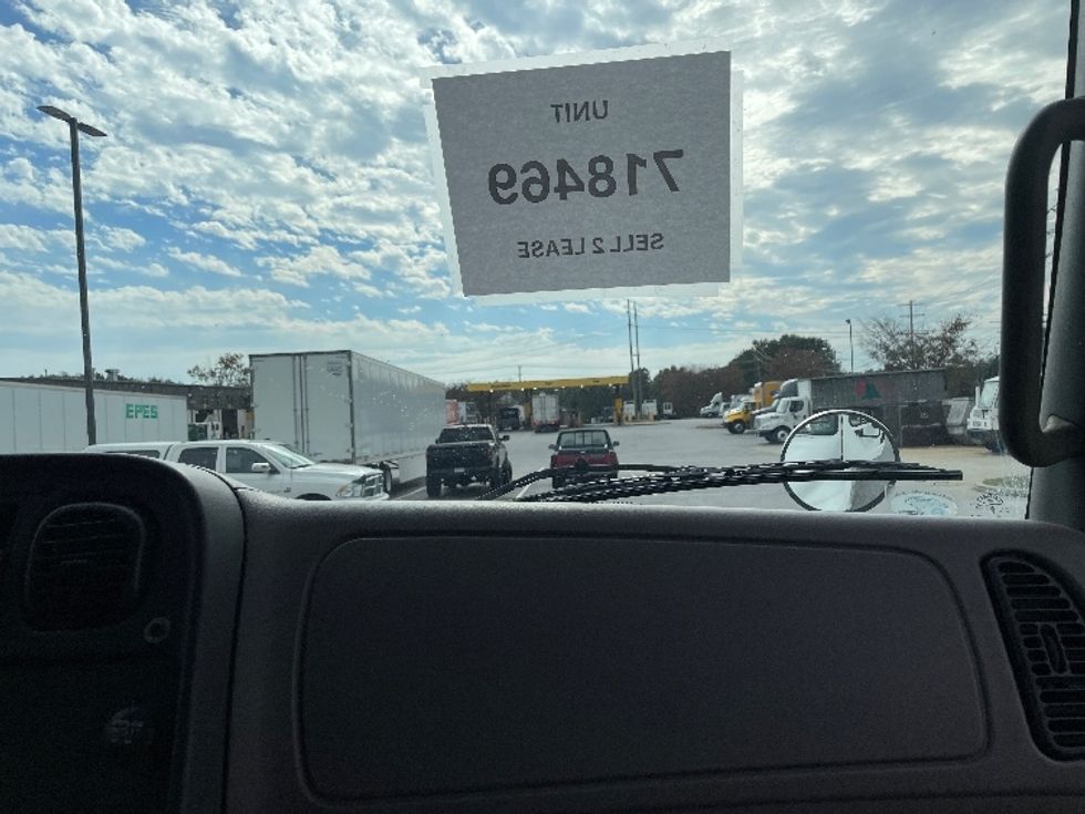 Flatbed Truck-Light and Medium Duty Trucks-Freightliner-2015-M2-Greenville-SC-207,833\n\t\tmiles-$ 47,500 - Image 21