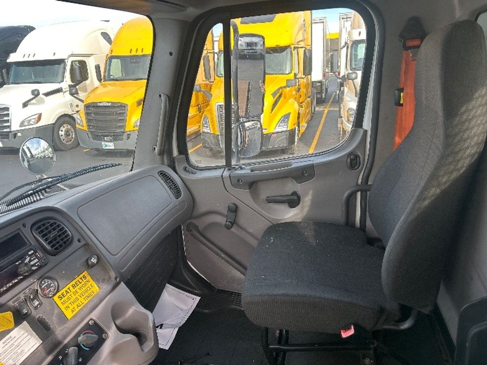 Flatbed Truck-Light and Medium Duty Trucks-Freightliner-2015-M2-Indianapolis-IN-214,840\n\t\tmiles-$ 50,000 - Image 15