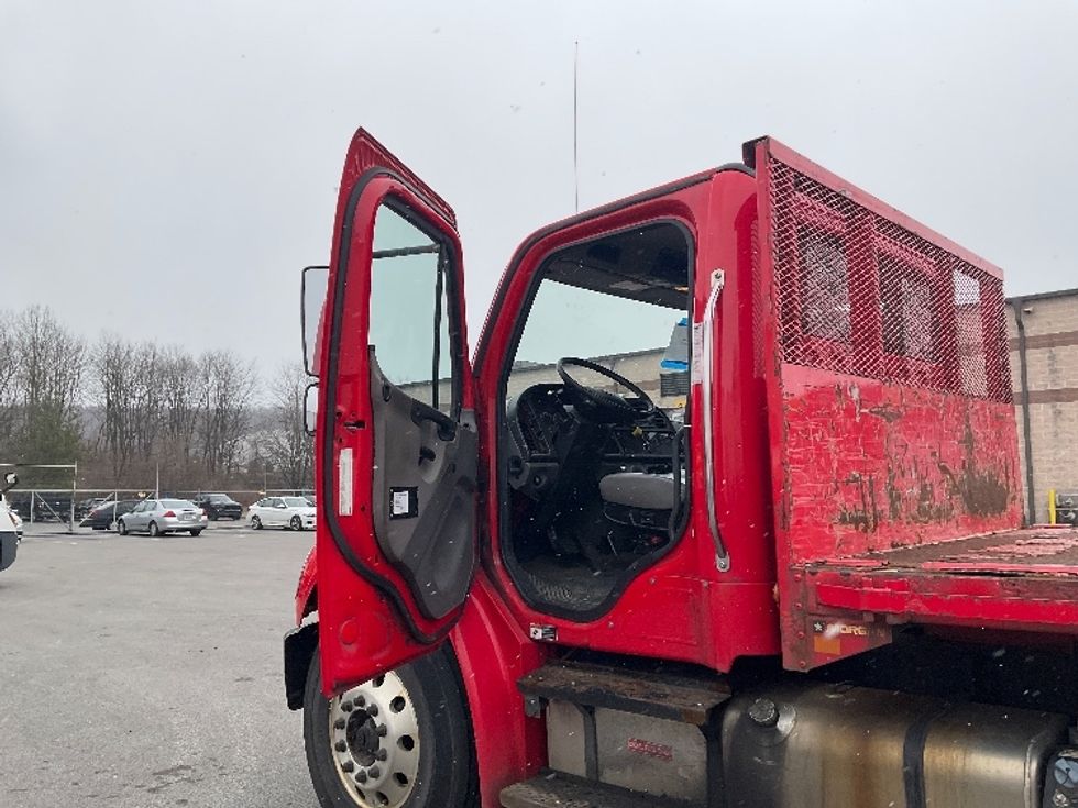 Flatbed Truck-Light and Medium Duty Trucks-Freightliner-2015-M2-King Of Prussia-PA-287,242\n\t\tmiles-$ 29,750 - Image 12