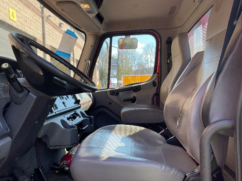 Flatbed Truck-Light and Medium Duty Trucks-Freightliner-2015-M2-King Of Prussia-PA-287,242\n\t\tmiles-$ 29,750 - Image 15