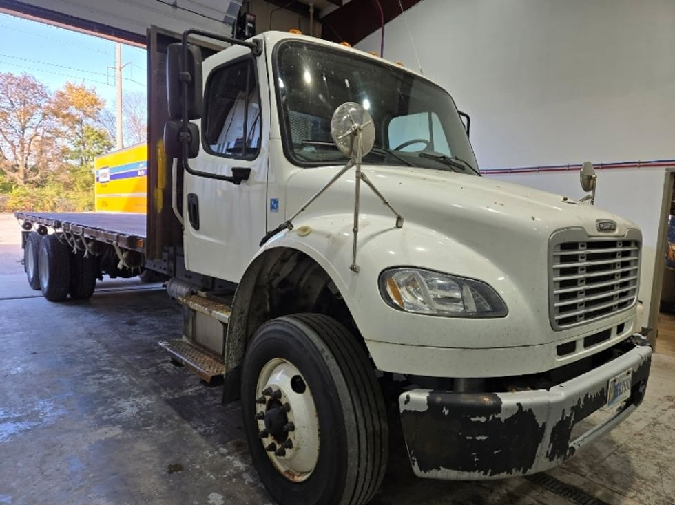 Flatbed Truck-Light and Medium Duty Trucks-Freightliner-2015-M2-Moberly-MO-237,665\n\t\tmiles-$ 44,750 - Image 1