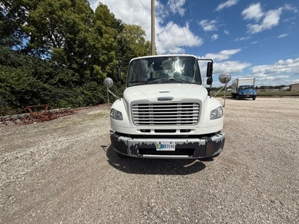 Flatbed Truck-Light and Medium Duty Trucks-Freightliner-2015-M2-Moberly-MO-237,665\n\t\tmiles-$ 44,750 - Image 2