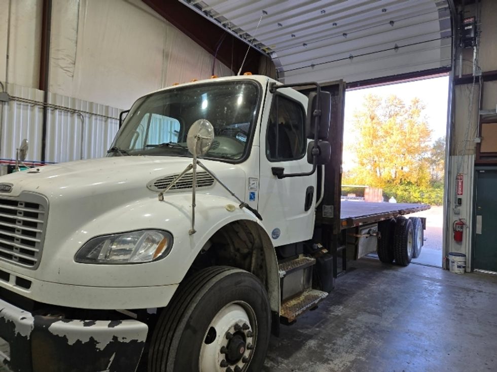 Flatbed Truck-Light and Medium Duty Trucks-Freightliner-2015-M2-Moberly-MO-237,665\n\t\tmiles-$ 44,750 - Image 3