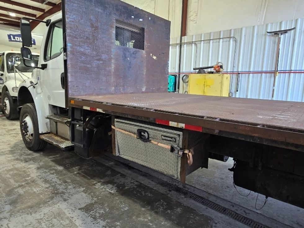 Flatbed Truck-Light and Medium Duty Trucks-Freightliner-2015-M2-Moberly-MO-237,665\n\t\tmiles-$ 44,750 - Image 4