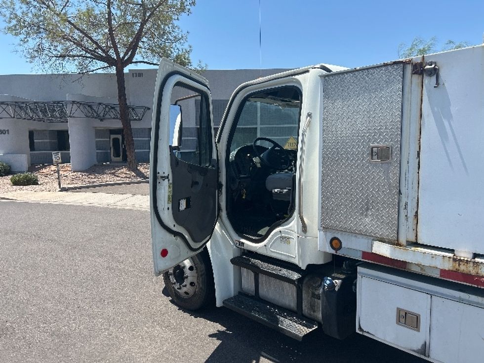 Flatbed Truck-Light and Medium Duty Trucks-Freightliner-2015-M2-Phoenix-AZ-65,882\n\t\tmiles-$ 46,750 - Image 16