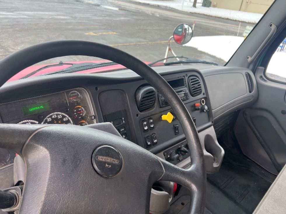 Flatbed Truck-Light and Medium Duty Trucks-Freightliner-2015-M2-Rochester-NY-114,978\n\t\tmiles-$ 46,250 - Image 17