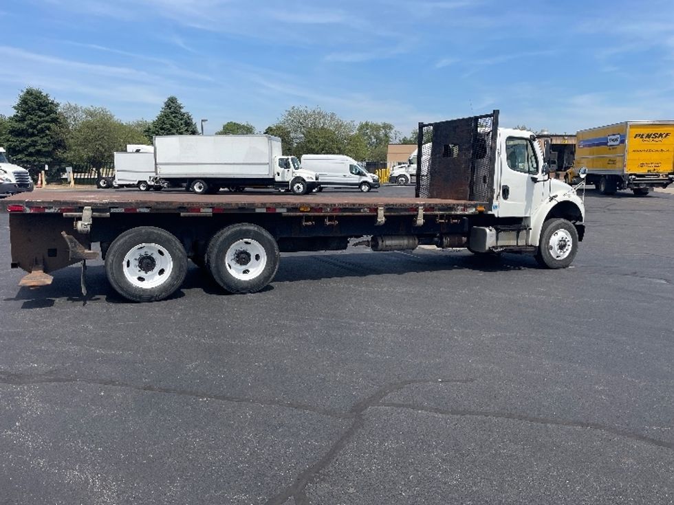 Flatbed Truck-Light and Medium Duty Trucks-Freightliner-2015-M2-South Bend-IN-239,716\n\t\tmiles-$ 44,000 - Image 1