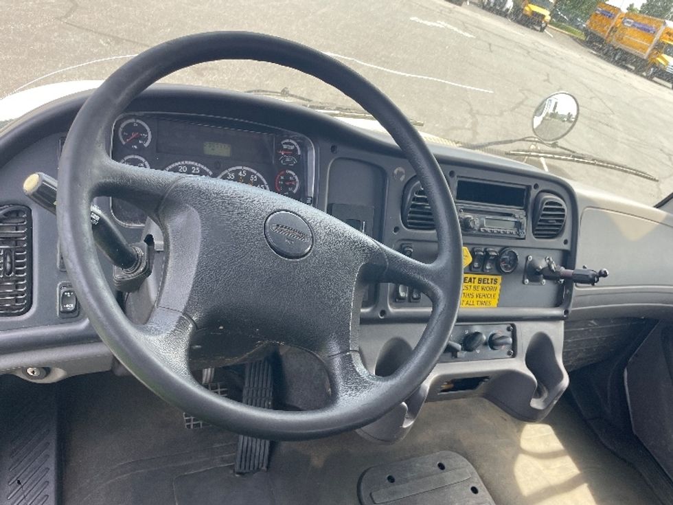 Flatbed Truck-Light and Medium Duty Trucks-Freightliner-2015-M2-South Bend-IN-239,716\n\t\tmiles-$ 44,000 - Image 18