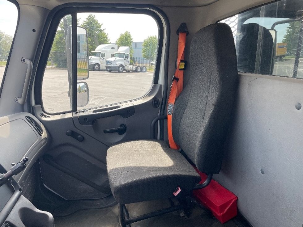 Flatbed Truck-Light and Medium Duty Trucks-Freightliner-2015-M2-South Bend-IN-239,716\n\t\tmiles-$ 44,000 - Image 19
