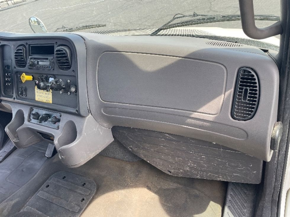 Flatbed Truck-Light and Medium Duty Trucks-Freightliner-2015-M2-South Bend-IN-239,716\n\t\tmiles-$ 44,000 - Image 21