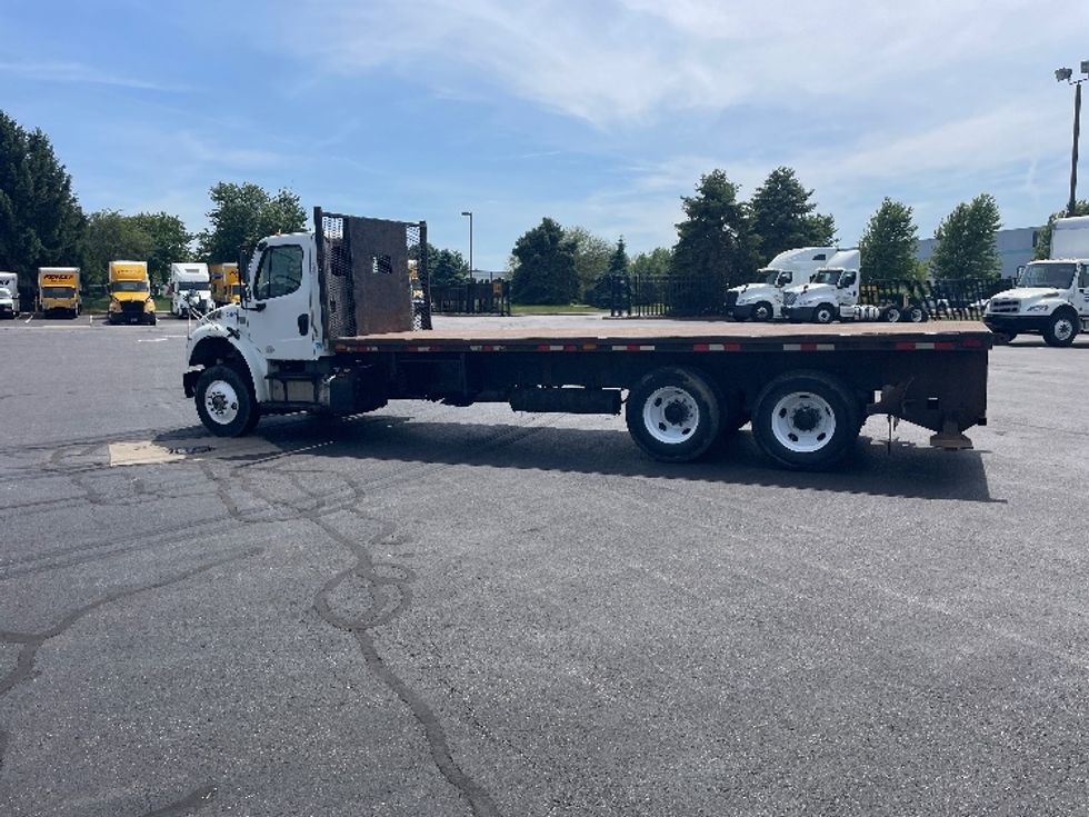 Flatbed Truck-Light and Medium Duty Trucks-Freightliner-2015-M2-South Bend-IN-239,716\n\t\tmiles-$ 44,000 - Image 3