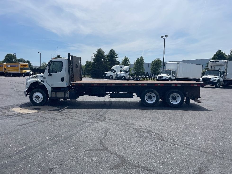 Flatbed Truck-Light and Medium Duty Trucks-Freightliner-2015-M2-South Bend-IN-239,716\n\t\tmiles-$ 44,000 - Image 4