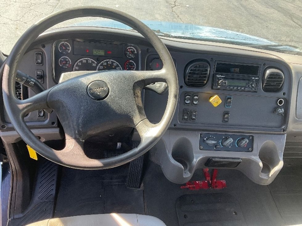 Flatbed Truck-Light and Medium Duty Trucks-Freightliner-2015-M2-Torrance-CA-190,743\n\t\tmiles-$ 39,500 - Image 16