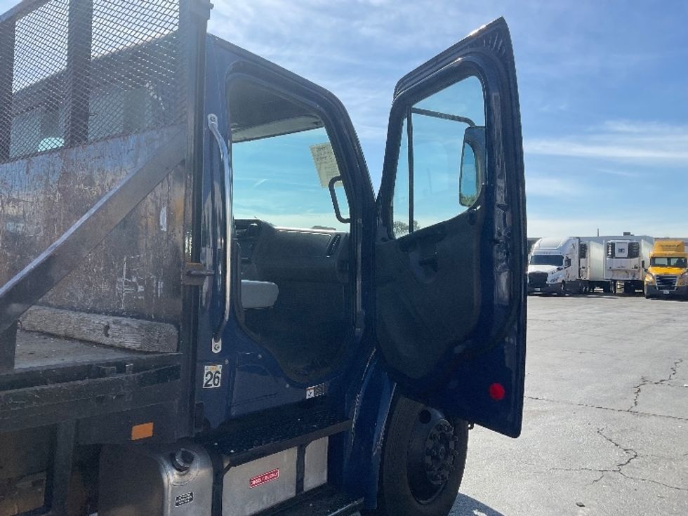 Flatbed Truck-Light and Medium Duty Trucks-Freightliner-2015-M2-Torrance-CA-190,743\n\t\tmiles-$ 39,500 - Image 18