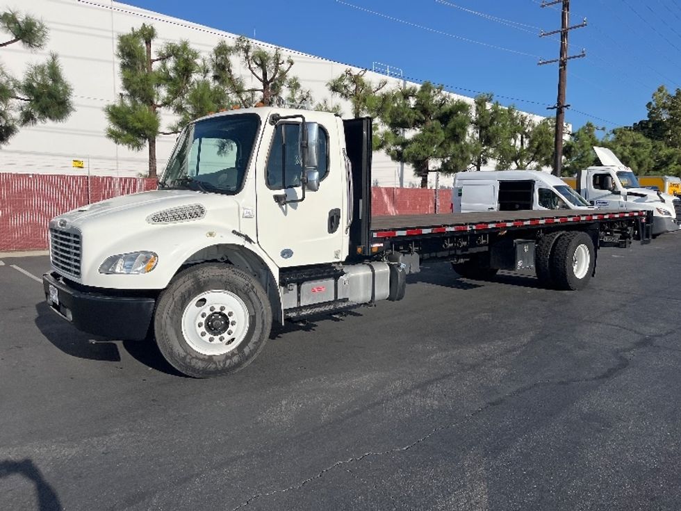 Flatbed Truck-Light and Medium Duty Trucks-Freightliner-2015-M2-Torrance-CA-53,877\n\t\tmiles-$ 49,500 - Image 1