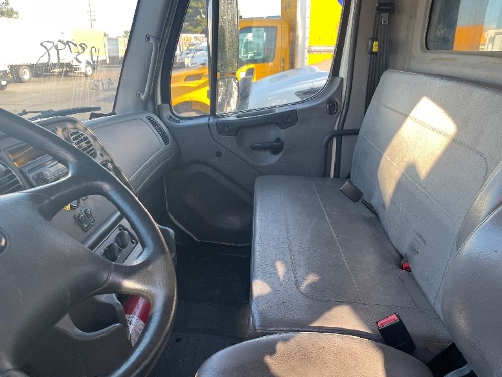 Flatbed Truck-Light and Medium Duty Trucks-Freightliner-2015-M2-Torrance-CA-53,877\n\t\tmiles-$ 49,500 - Image 16