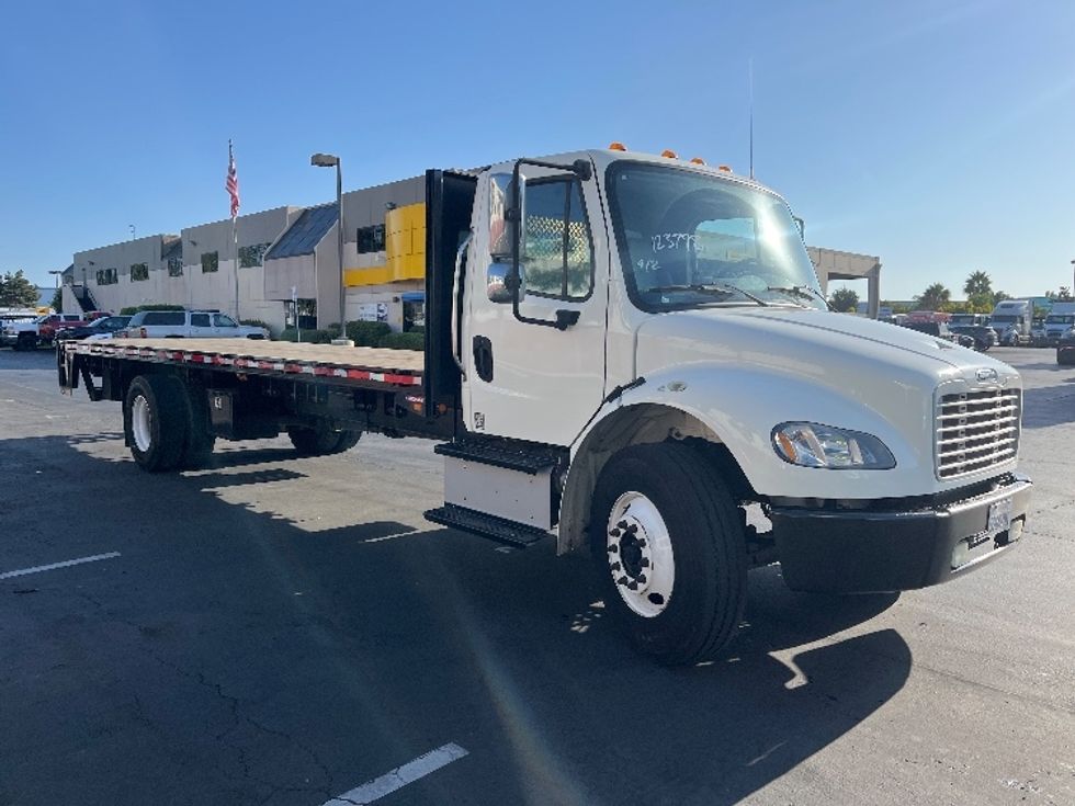 Flatbed Truck-Light and Medium Duty Trucks-Freightliner-2015-M2-Torrance-CA-53,877\n\t\tmiles-$ 49,500 - Image 3
