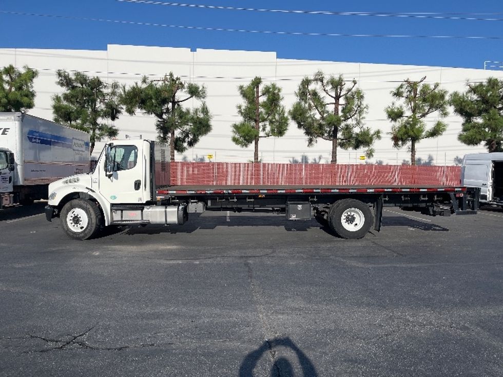 Flatbed Truck-Light and Medium Duty Trucks-Freightliner-2015-M2-Torrance-CA-53,877\n\t\tmiles-$ 49,500 - Image 4
