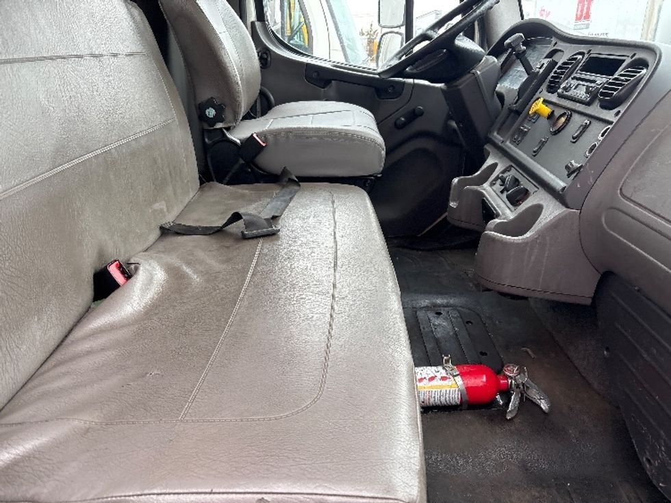 Flatbed Truck-Light and Medium Duty Trucks-Freightliner-2015-M2-West Babylon-NY-30,703\n\t\tmiles-$ 44,500 - Image 17