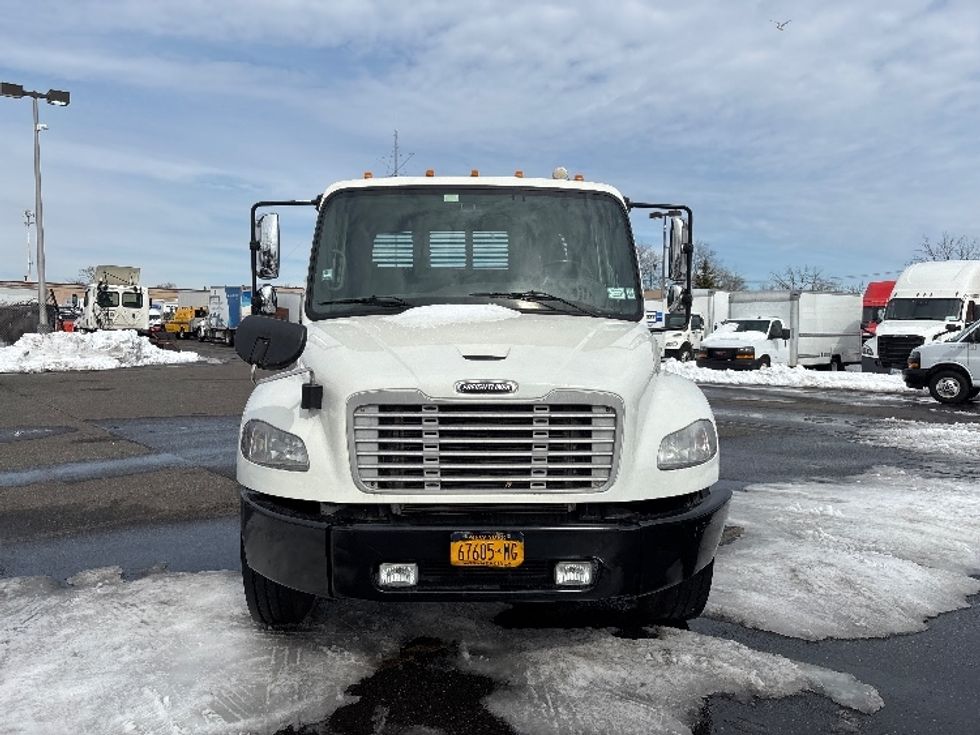 Flatbed Truck-Light and Medium Duty Trucks-Freightliner-2015-M2-West Babylon-NY-30,703\n\t\tmiles-$ 44,500 - Image 2