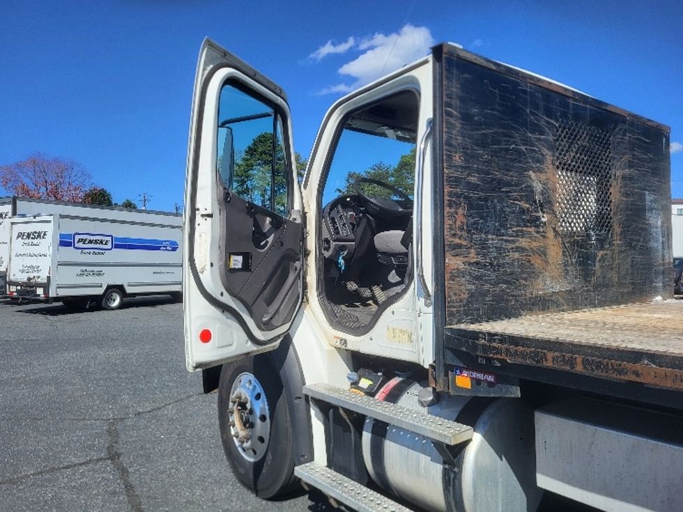 Flatbed Truck-Light and Medium Duty Trucks-Freightliner-2015-M211264S-Charlotte-NC-349,964\n\t\tmiles-$ 61,000 - Image 13