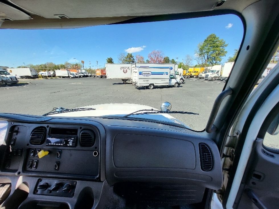 Flatbed Truck-Light and Medium Duty Trucks-Freightliner-2015-M211264S-Charlotte-NC-349,964\n\t\tmiles-$ 61,000 - Image 19