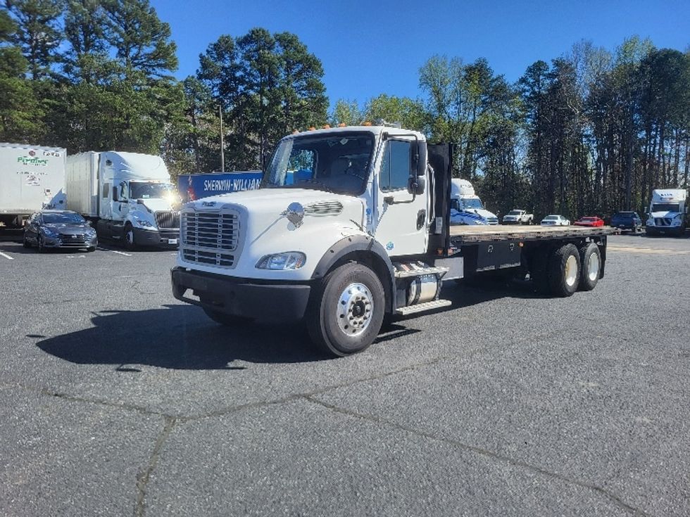 Flatbed Truck-Light and Medium Duty Trucks-Freightliner-2015-M211264S-Charlotte-NC-349,964\n\t\tmiles-$ 61,000 - Image 3